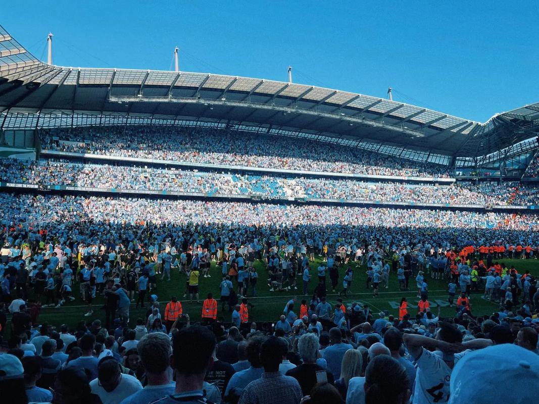 卡拉格：我认为萨拉赫的行为是耻辱，这是和经纪人精心安排的（卡拉格怒斥：萨拉赫行径可耻，与经纪人联手策划）