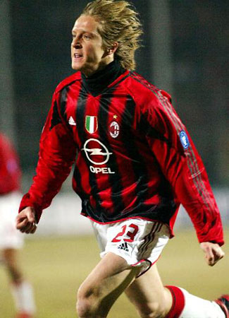 苏亚雷斯训练前讲话：降级责任在我，顺境和逆境我们都要接受（苏亚雷斯训前发言：降级责任我来扛，顺境逆境都要坦然接受）