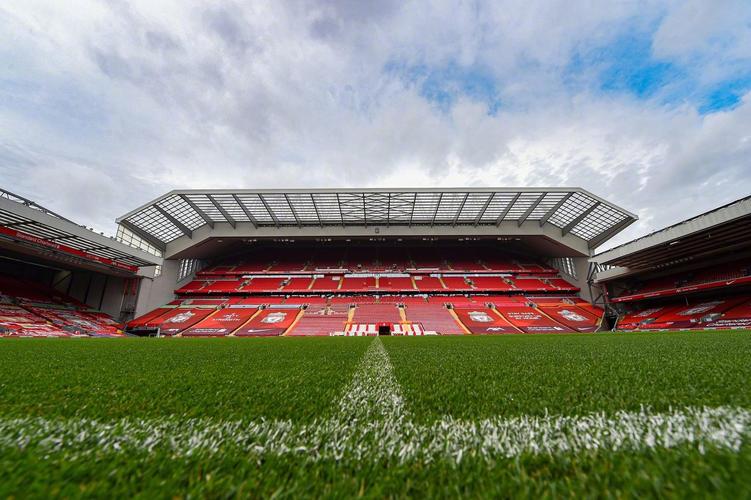 法兰克福主帅：球队上次客战巴萨是次伟大的经历，但已成历史（法兰克福主帅：上次客战巴萨难忘，如今已成历史）