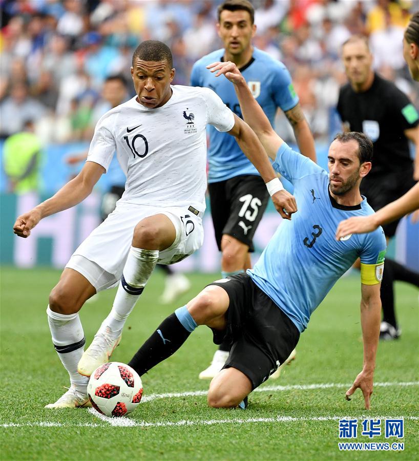 官方：因球迷对阿奇姆彭的歧视言行，成都蓉城被罚款50万元（官方处罚：成都蓉城因球迷歧视阿奇姆彭被罚款50万元）